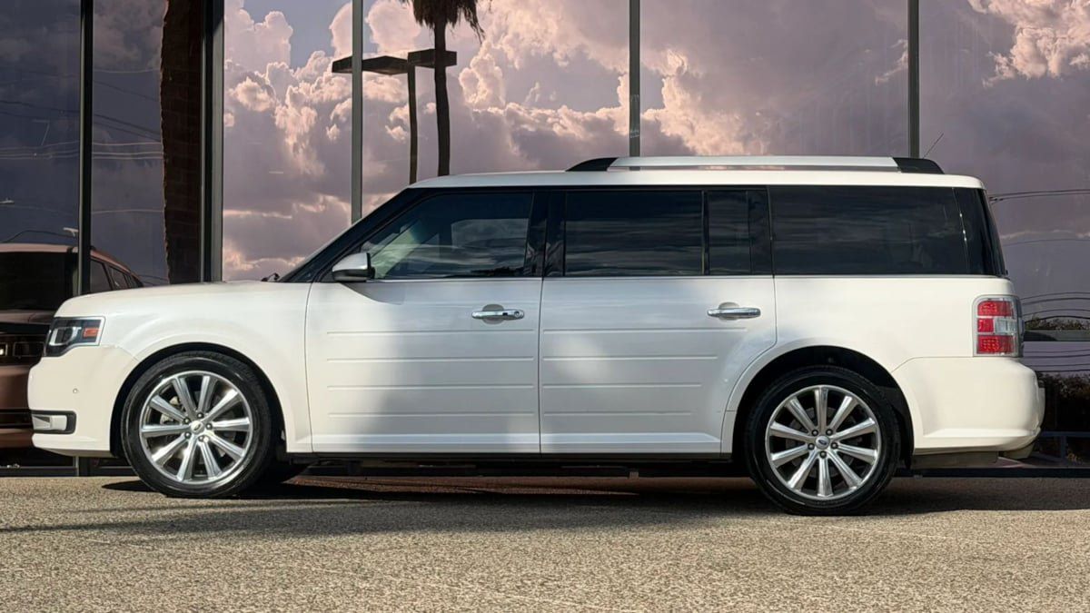 Used 2018 Ford Flex Limited w/ Equipment Group 303A AWD/4WD image 4