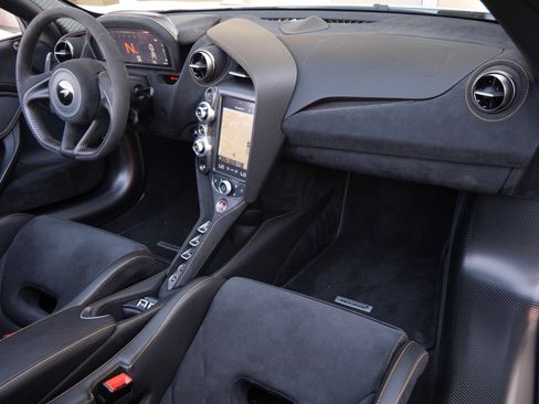 Used 2023 McLaren 720S Performance image 10