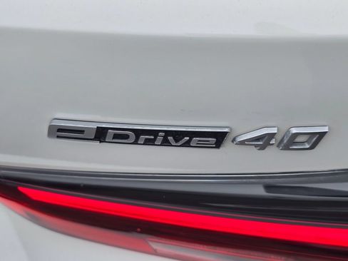 Used 2025 BMW i4 eDrive40 w/ Premium Package RWD image 27