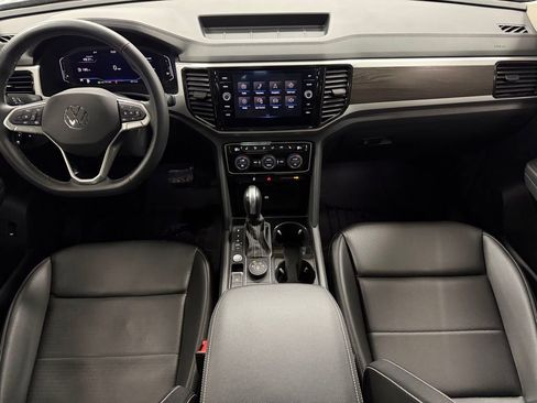 Used 2022 Volkswagen Atlas SE w/ Panoramic Sunroof Package image 16