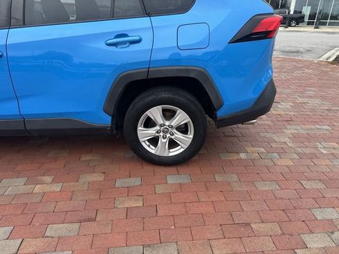 Used 2019 Toyota RAV4 XLE FWD image 6
