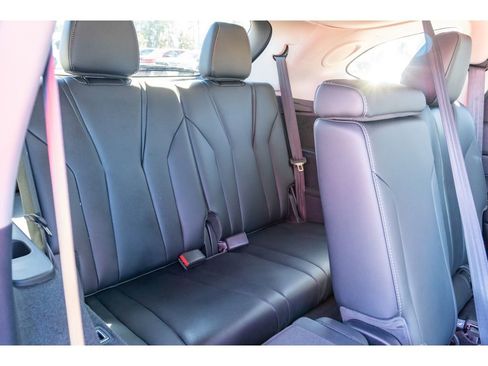 Used 2025 Acura MDX SH-AWD w/ Technology Package image 18