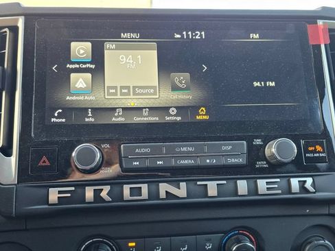 Used 2025 Nissan Frontier SV RWD image 5