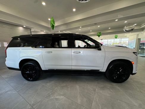 Used 2023 Cadillac Escalade ESV Premium Luxury AWD/4WD image 10