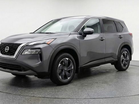 Used 2025 Nissan Rogue SV image 3