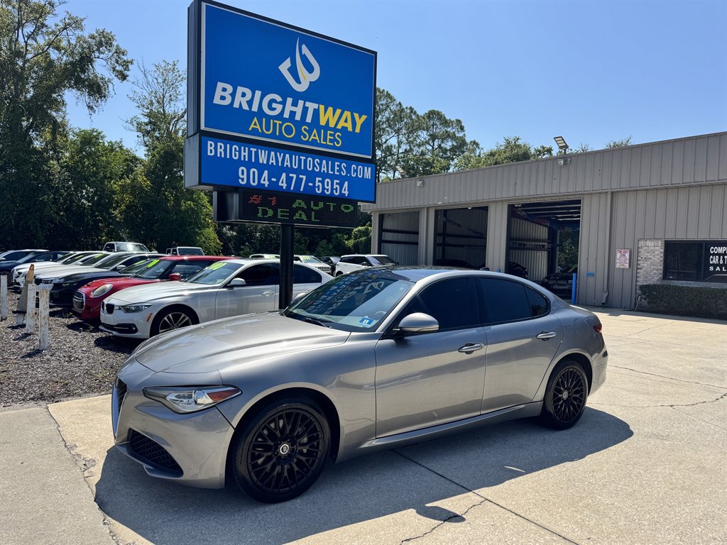 Used 2019 Alfa Romeo Giulia AWD image 1
