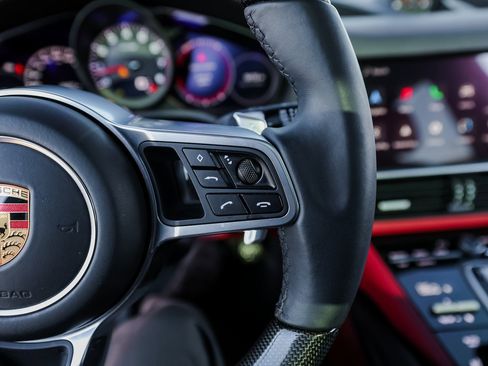 Certified 2023 Porsche Cayenne Platinum Edition image 16