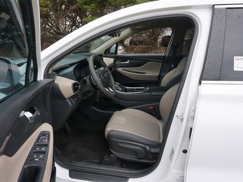 Used 2023 Hyundai Santa Fe SE image 2