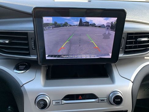 Used 2022 Ford Explorer XLT w/ Equipment Group 202A image 23