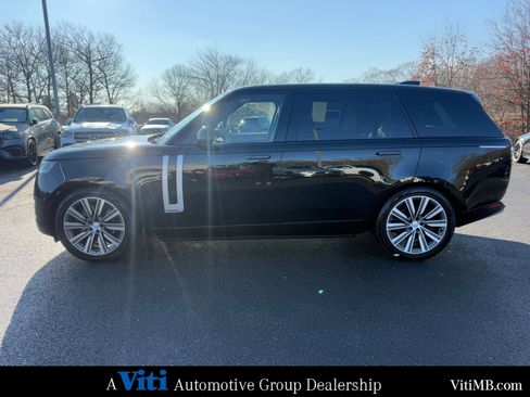 Used 2025 Land Rover Range Rover Long Wheelbase Autobiography image 5