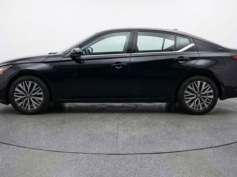 Used 2025 Nissan Altima 2.5 SV image 5