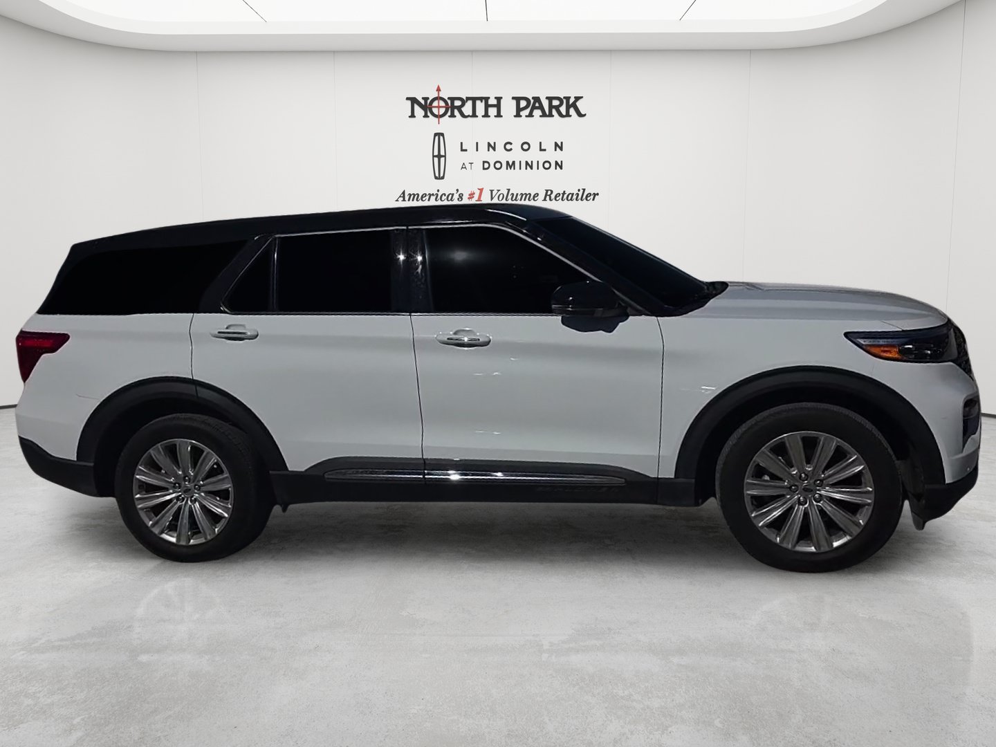 Used 2020 Ford Explorer Limited AWD/4WD image 6