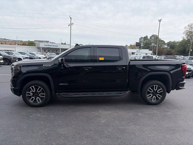Used 2024 GMC Sierra 1500 AT4 w/ Technology Package AWD/4WD image 5