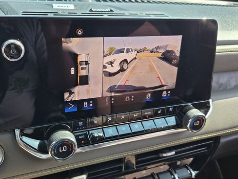 Used 2023 Chevrolet Colorado ZR2 w/ ZR2 Convenience Package III image 19