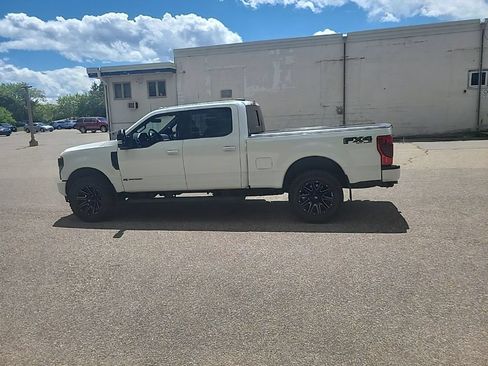 Used 2022 Ford F350 Lariat w/ Black Appearance Package AWD/4WD image 25