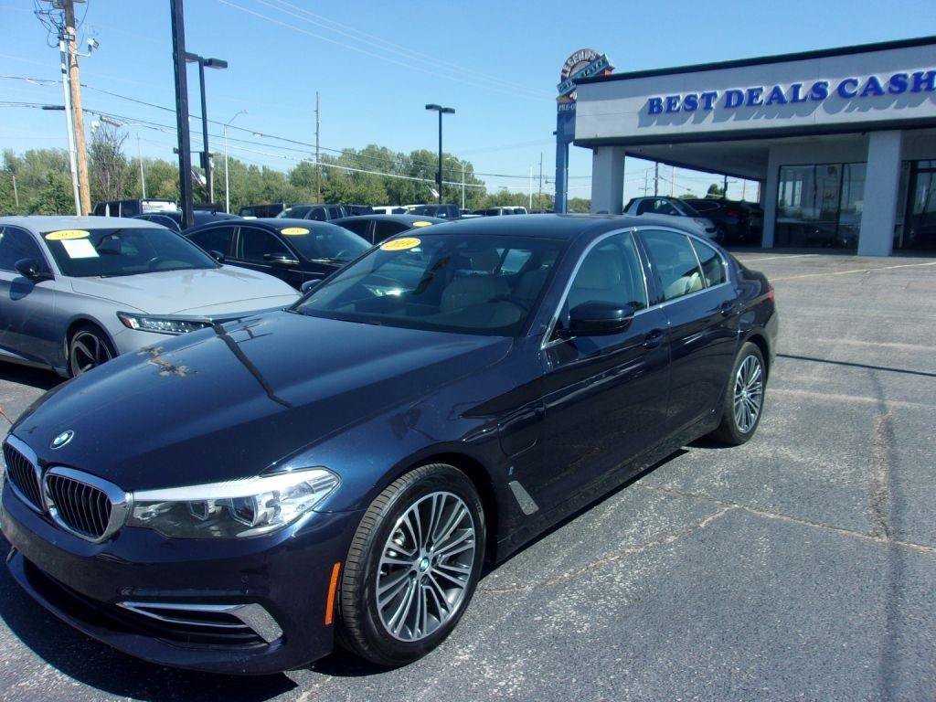 Used 2019 BMW 530e w/ Luxury Package RWD image 13