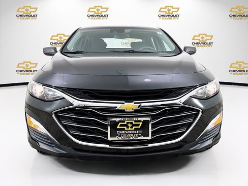 Used 2023 Chevrolet Malibu LS FWD image 2