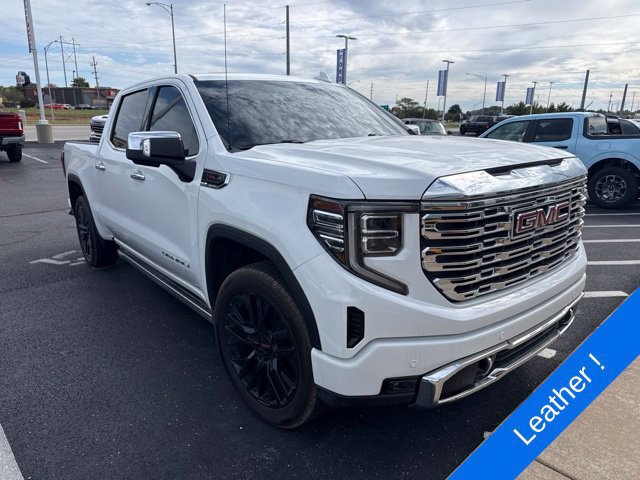 Used 2023 GMC Sierra 1500 Denali w/ Technology Package AWD/4WD image 3
