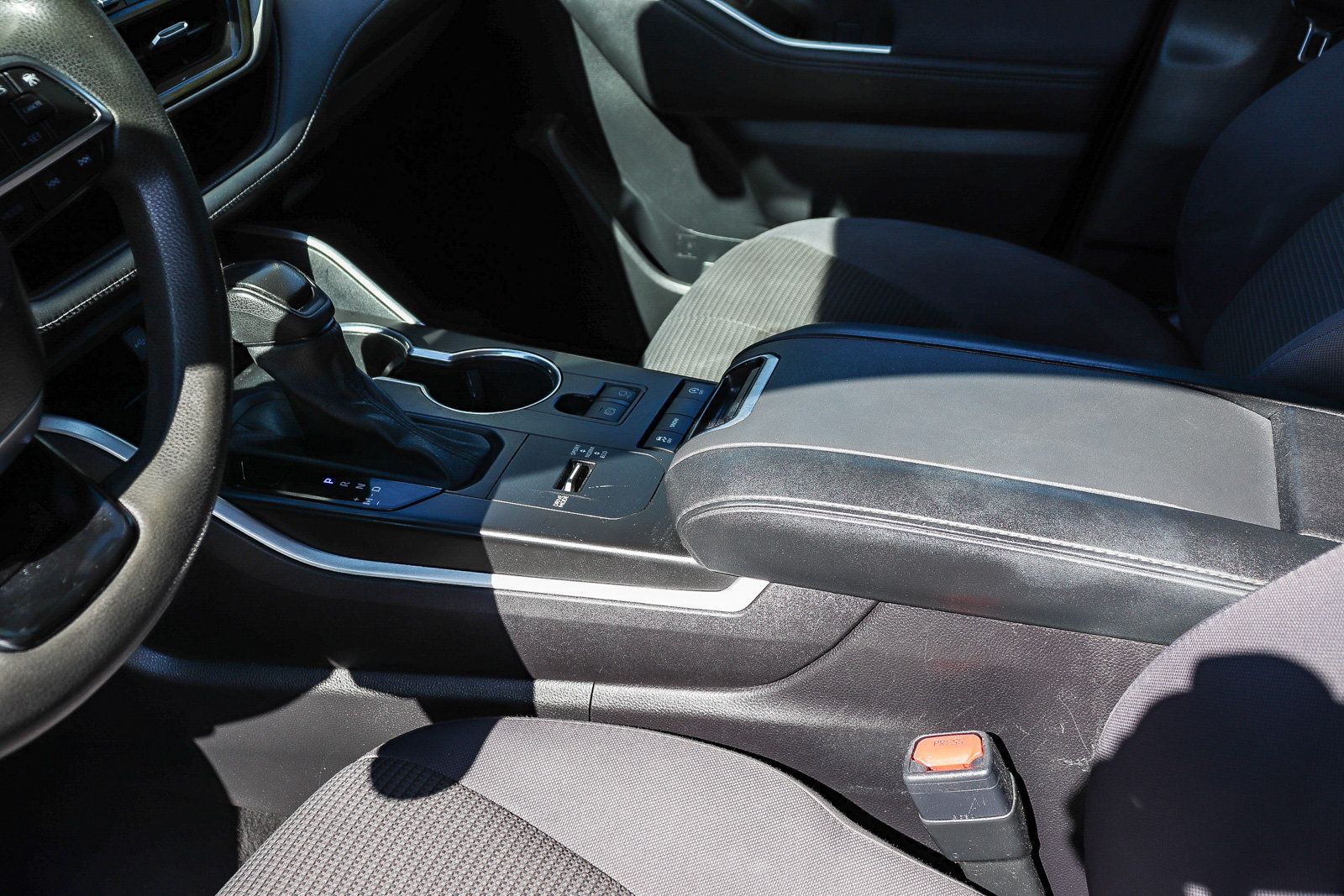 Certified 2021 Toyota Highlander L FWD image 23