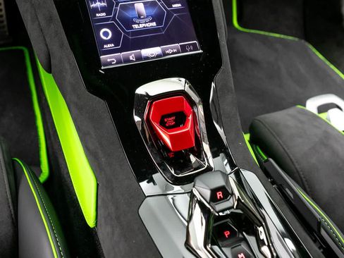 Used 2024 Lamborghini Huracan Tecnica RWD image 33