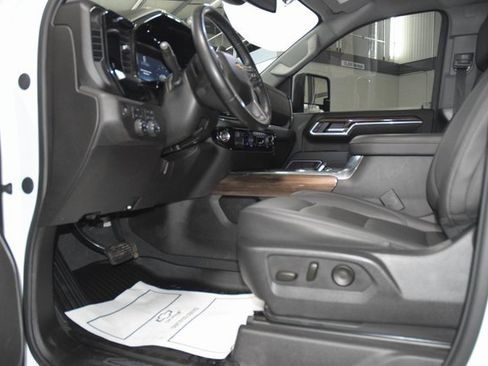 Used 2025 Chevrolet Silverado 3500 LT w/ All Star Edition image 38