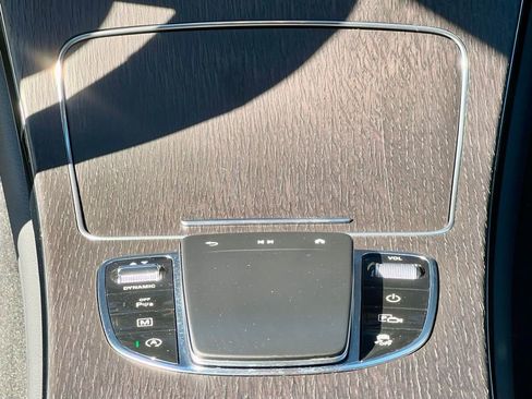 Certified 2022 Mercedes-Benz GLC 300 4MATIC image 24
