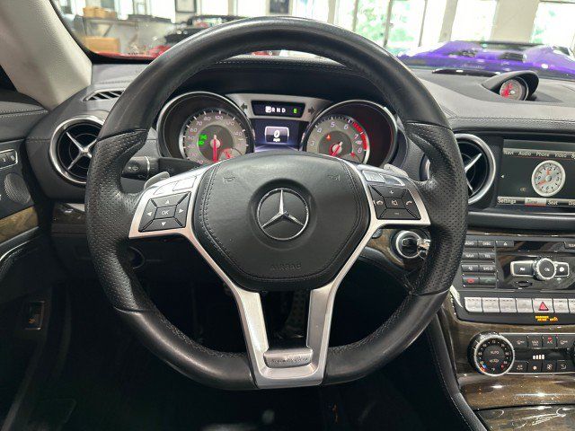 Used 2015 Mercedes-Benz SL 550 w/ Driver Assistance Package image 58