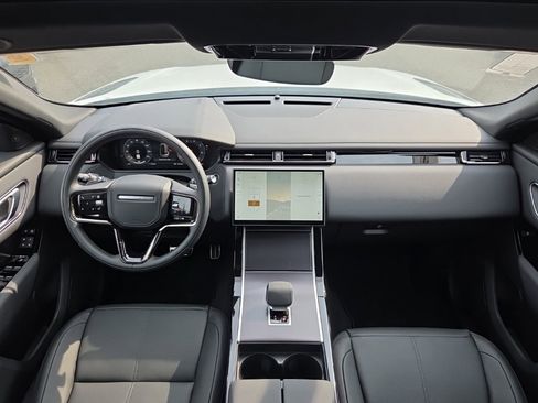 New 2026 Land Rover Range Rover Velar Dynamic SE image 22