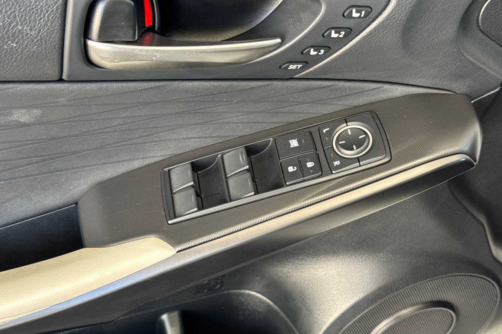Used 2022 Lexus IS 350 F Sport w/ Navigation Package RWD image 13