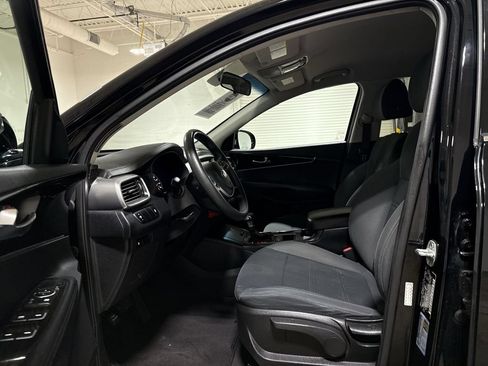 Used 2019 Kia Sorento L FWD image 19