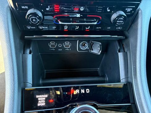 New 2025 Jeep Grand Cherokee L Limited w/ MOPAR Finishing Package AWD/4WD image 16
