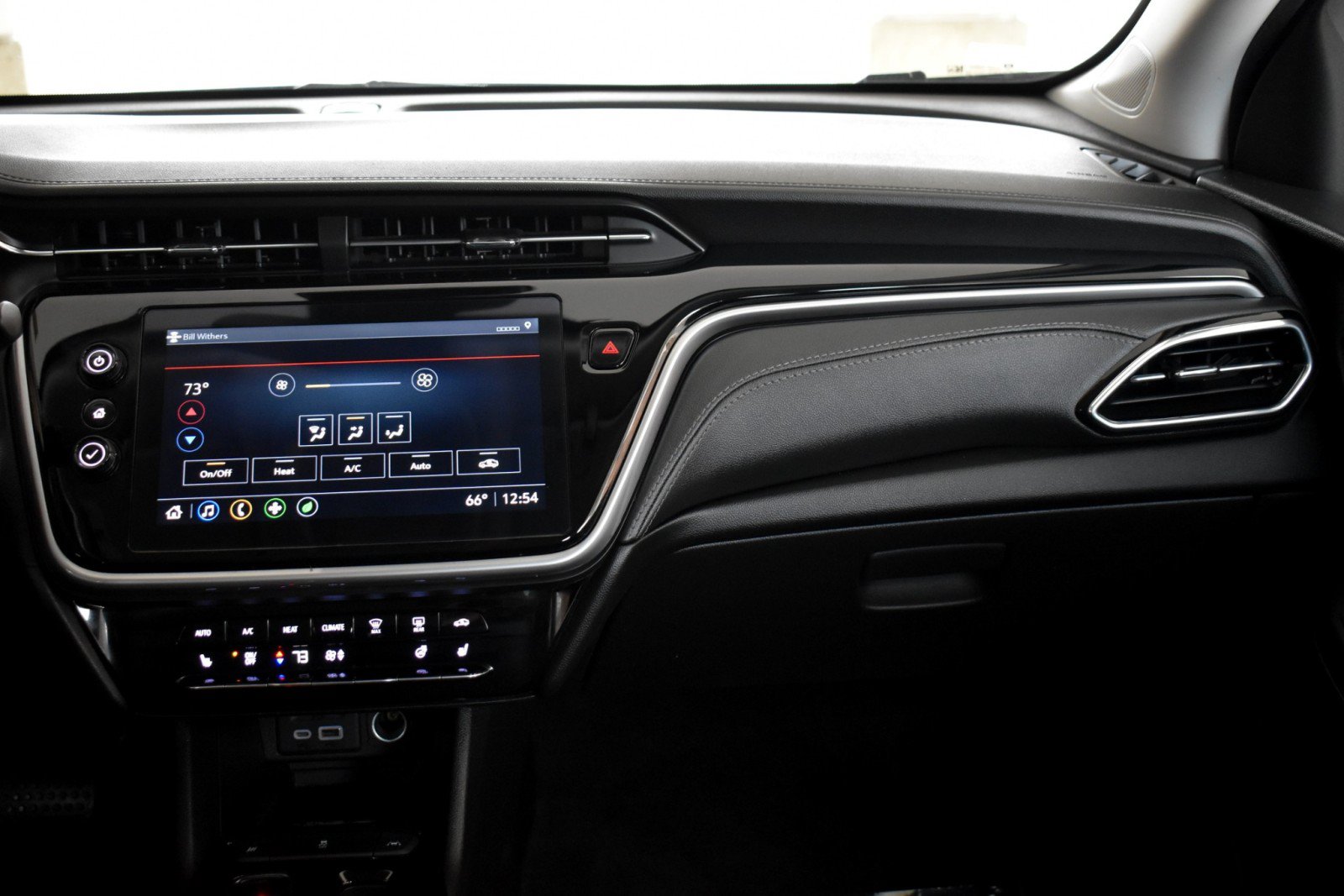 Used 2022 Chevrolet Bolt EUV LT w/ Comfort Package FWD image 11