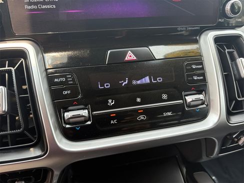 Used 2022 Kia Sorento EX image 29