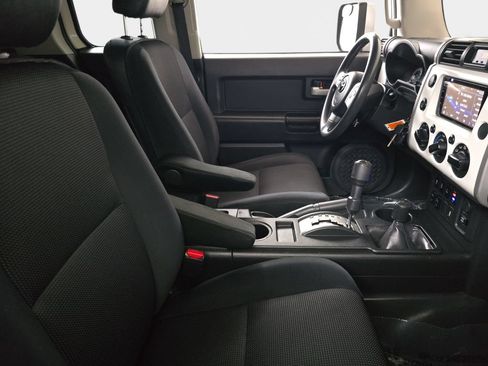 Used 2012 Toyota FJ Cruiser 4WD w/ Convenience Pkg image 10