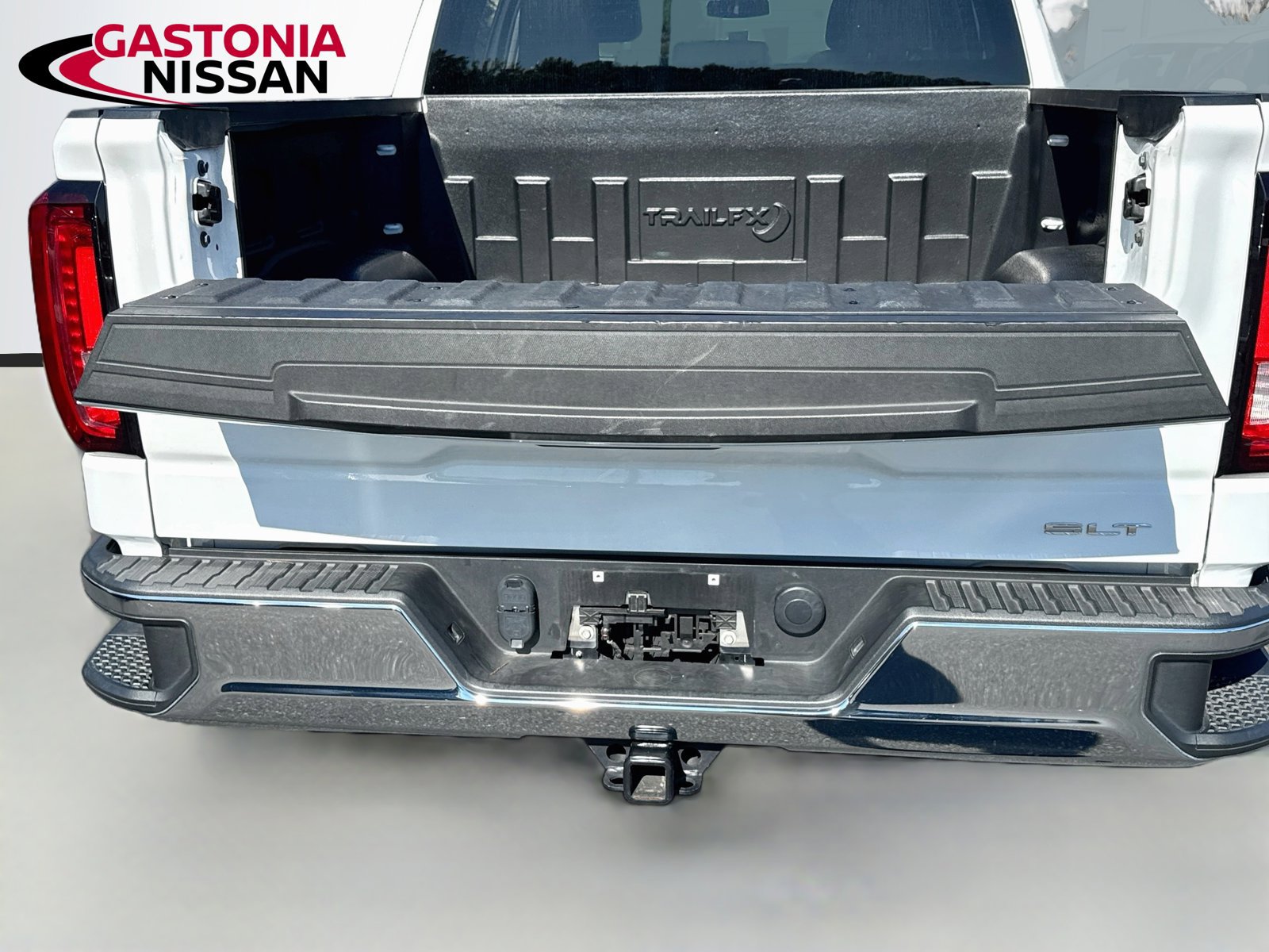 Used 2025 GMC Sierra 1500 SLT AWD/4WD image 34