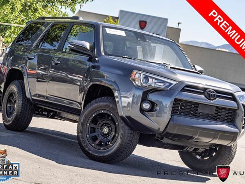 Used 2022 Toyota 4Runner TRD Off-Road Premium w/ Moonroof Package AWD/4WD image 1