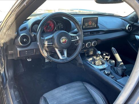 Used 2018 FIAT 124 Spider Abarth w/ Convenience Group image 12