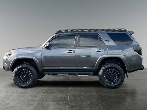 Used 2018 Toyota 4Runner TRD Off-Road Premium AWD/4WD image 6