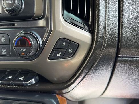 Used 2018 Chevrolet Silverado 1500 High Country image 31