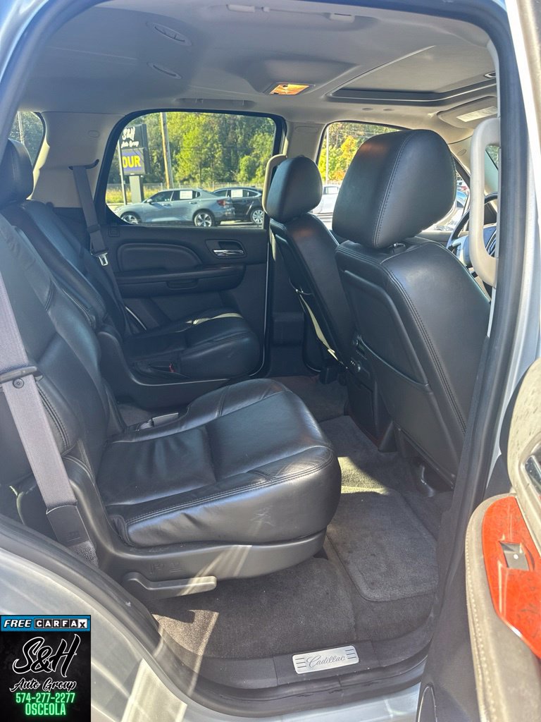 Used 2011 Cadillac Escalade AWD w/ Touring Package image 7