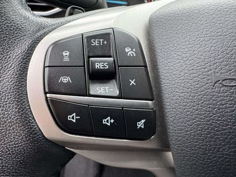 Used 2021 Ford Explorer XLT w/ Equipment Group 202A AWD/4WD image 30