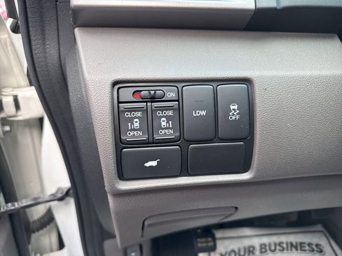 Used 2014 Honda Odyssey EX-L image 29