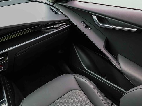 Certified 2025 Kia Niro EX w/ EX Cold Weather Package FWD image 19