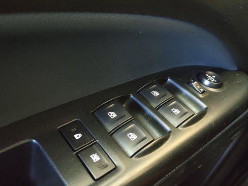 Used 2018 Chevrolet Colorado Z71 RWD image 27