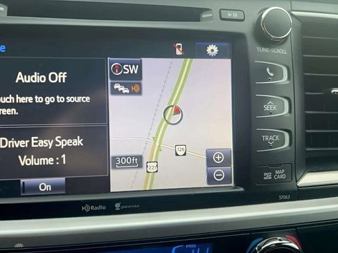 Used 2014 Toyota Highlander XLE image 18