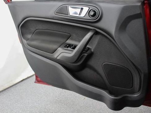 Used 2014 Ford Fiesta SE FWD image 13