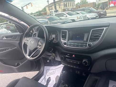 Used 2017 Hyundai Tucson SE FWD image 19