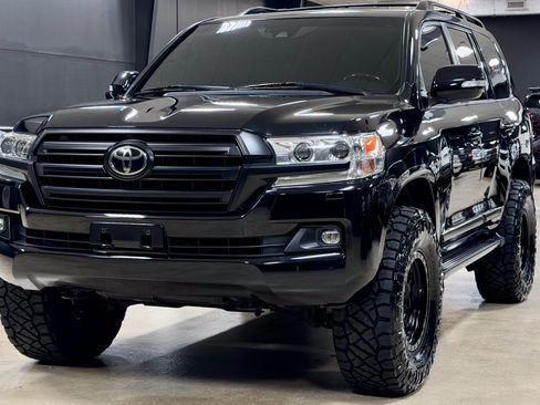 Used 2018 Toyota Land Cruiser w/ Carpet Mat Package AWD/4WD image 35