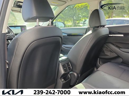Used 2022 Kia Seltos S AWD/4WD image 11