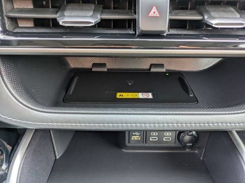 Used 2023 Toyota Highlander XLE AWD/4WD image 28